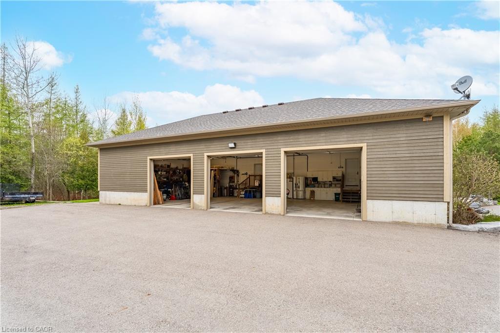 5594 First Line Property Photo 47