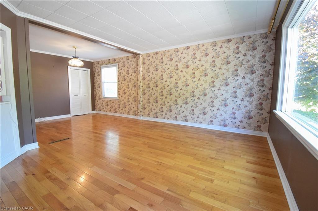 272 Carlton Street Property Photo 4