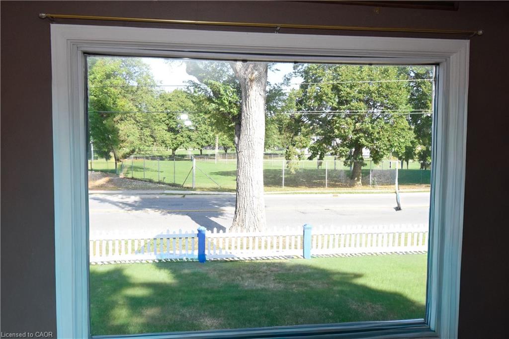 272 Carlton Street Property Photo 5