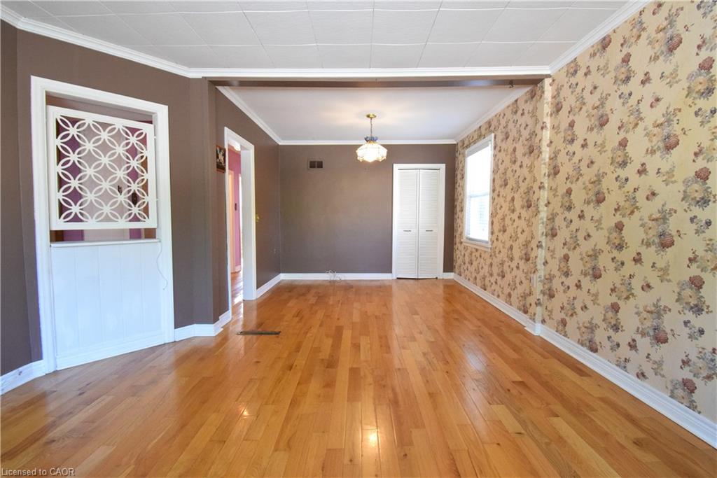 272 Carlton Street Property Photo 6