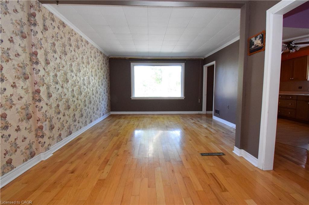 272 Carlton Street Property Photo 7