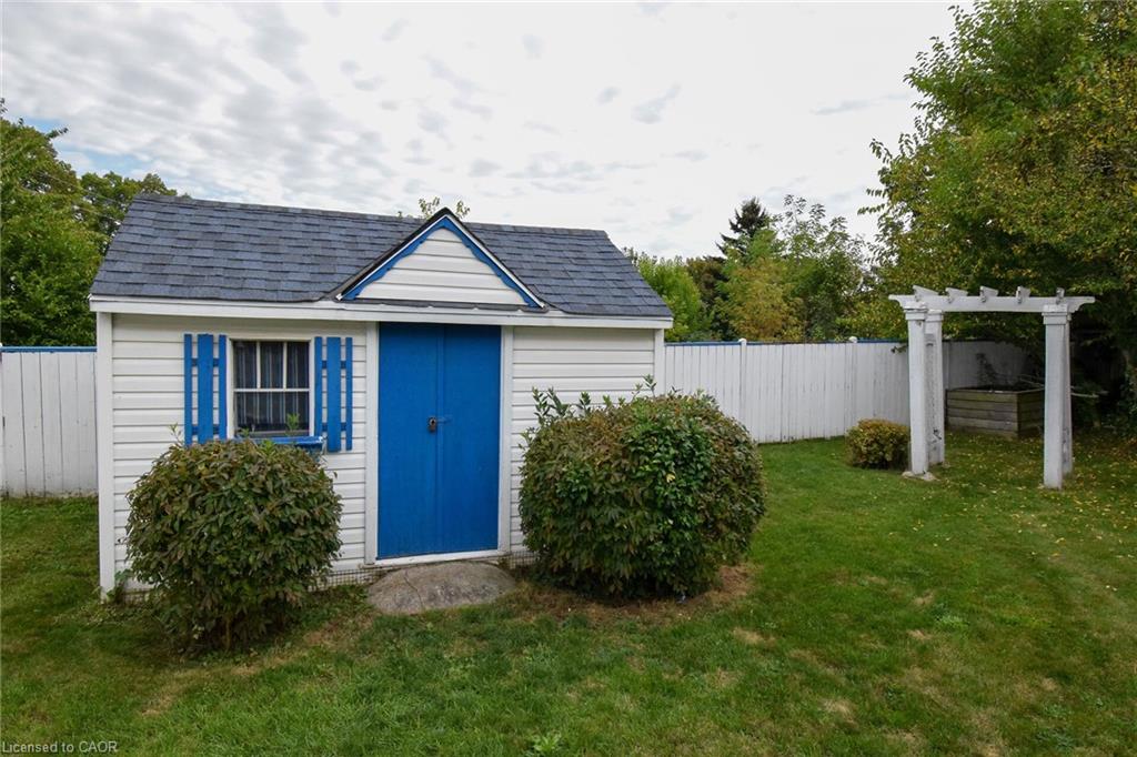 272 Carlton Street Property Photo 22
