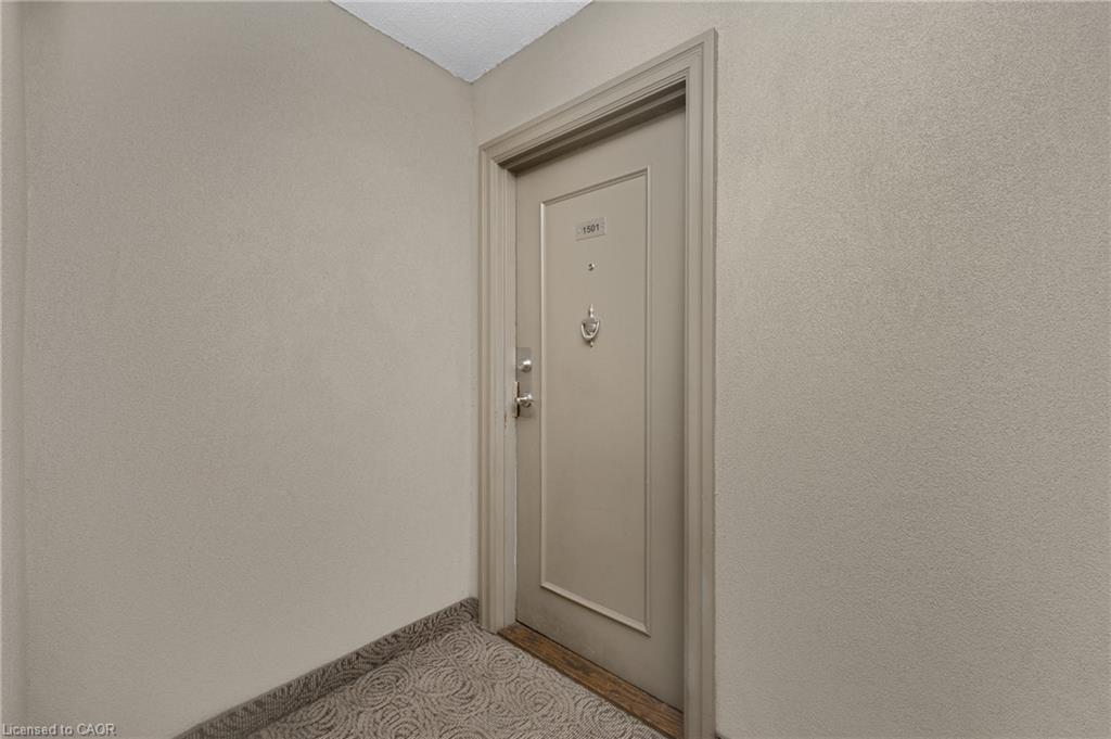 1501-975 Warwick Court Property Photo 4