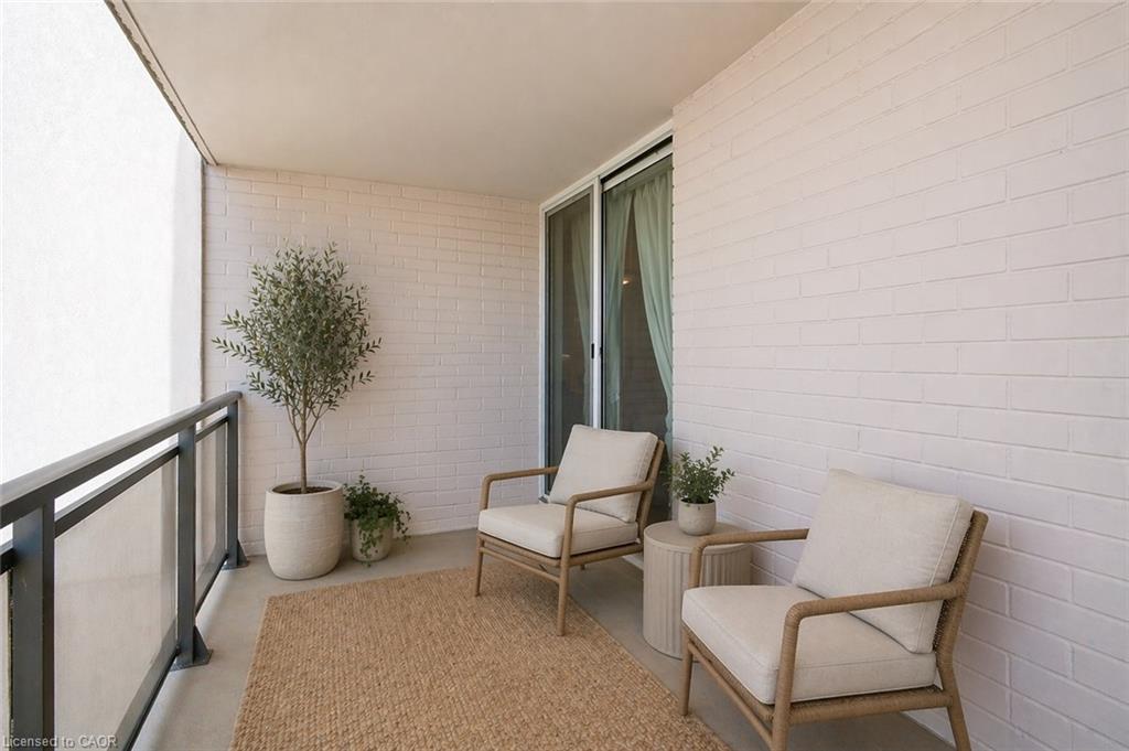 1501-975 Warwick Court Property Photo 18