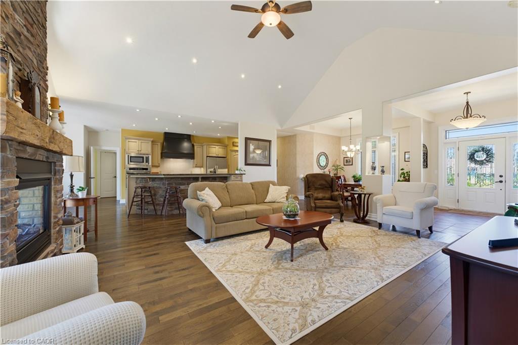 60 Donjon Boulevard Property Photo 5