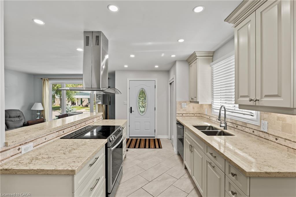 265 Bonaventure Drive Property Photo 4