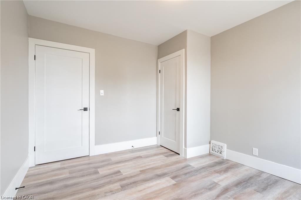 241-243 King Street W Property Photo 5