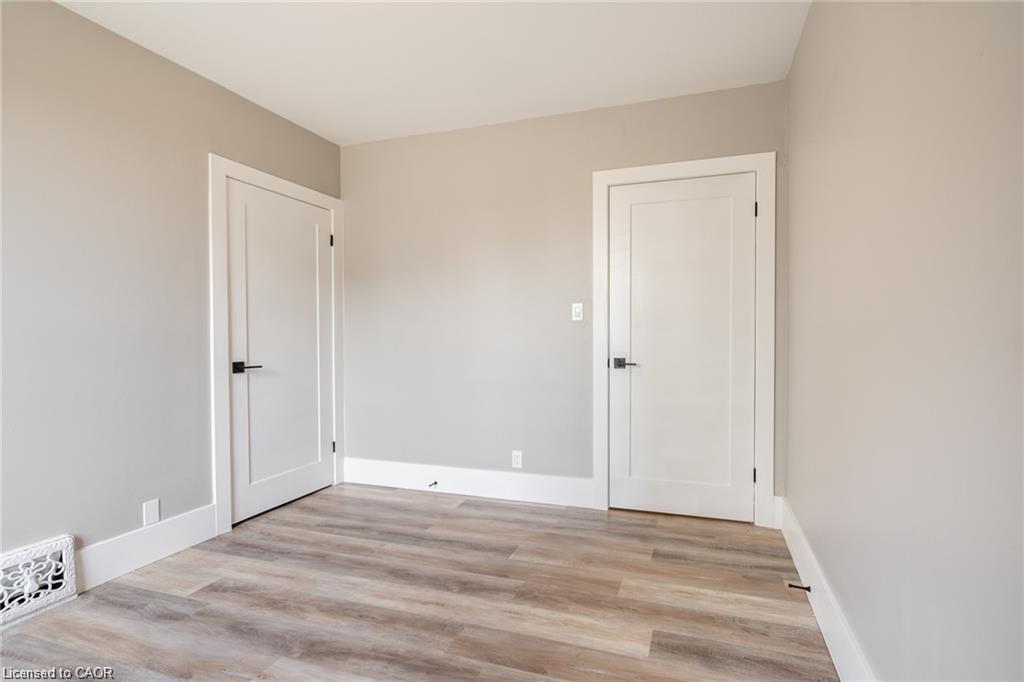 241-243 King Street W Property Photo 6