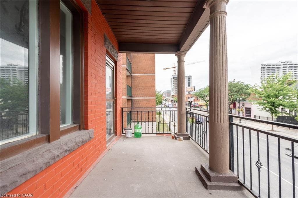241-243 King Street W Property Photo 9