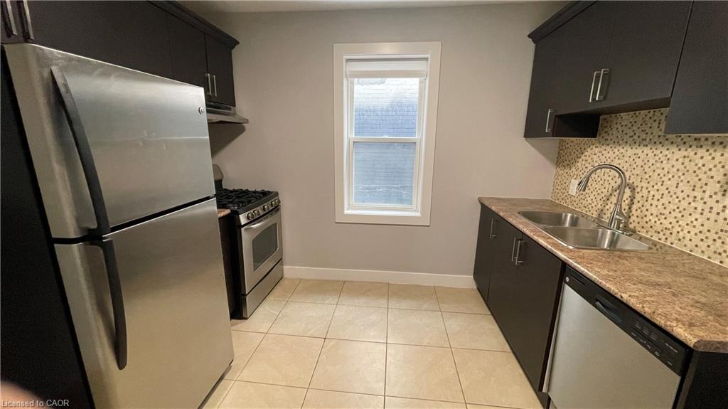 202-1544 King Street E Property Photo 2