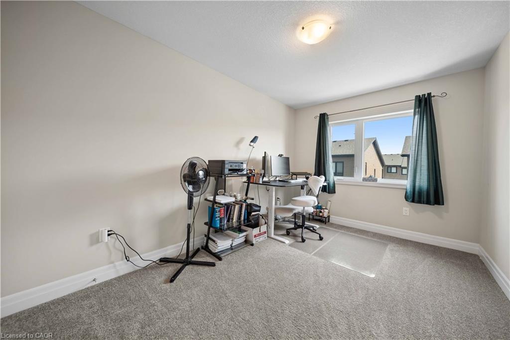 18-811 Sarnia Road Property Photo 24
