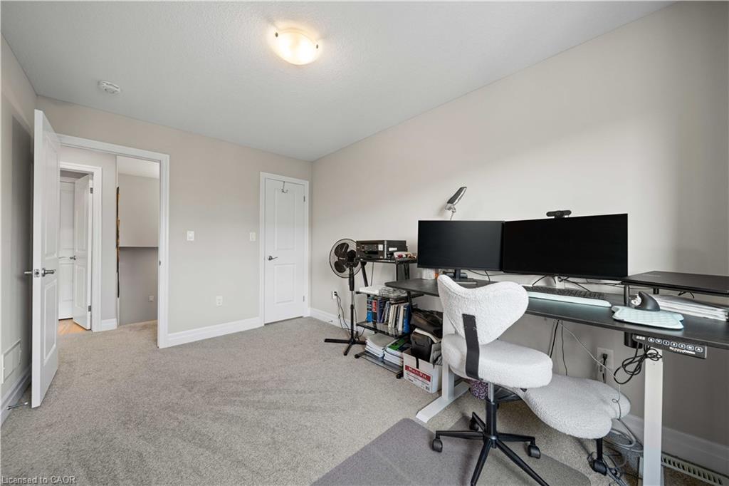 18-811 Sarnia Road Property Photo 25