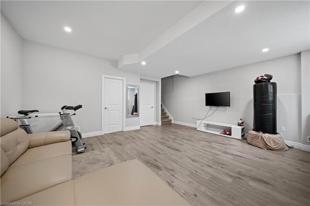 18-811 Sarnia Road Property Photo 30