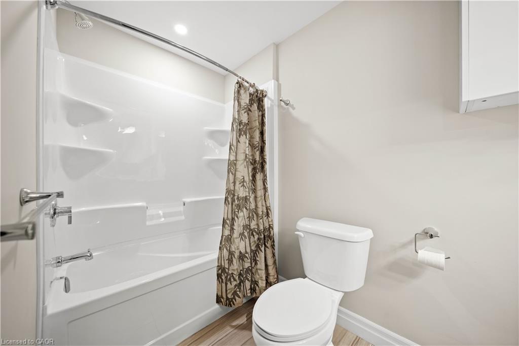 18-811 Sarnia Road Property Photo 32