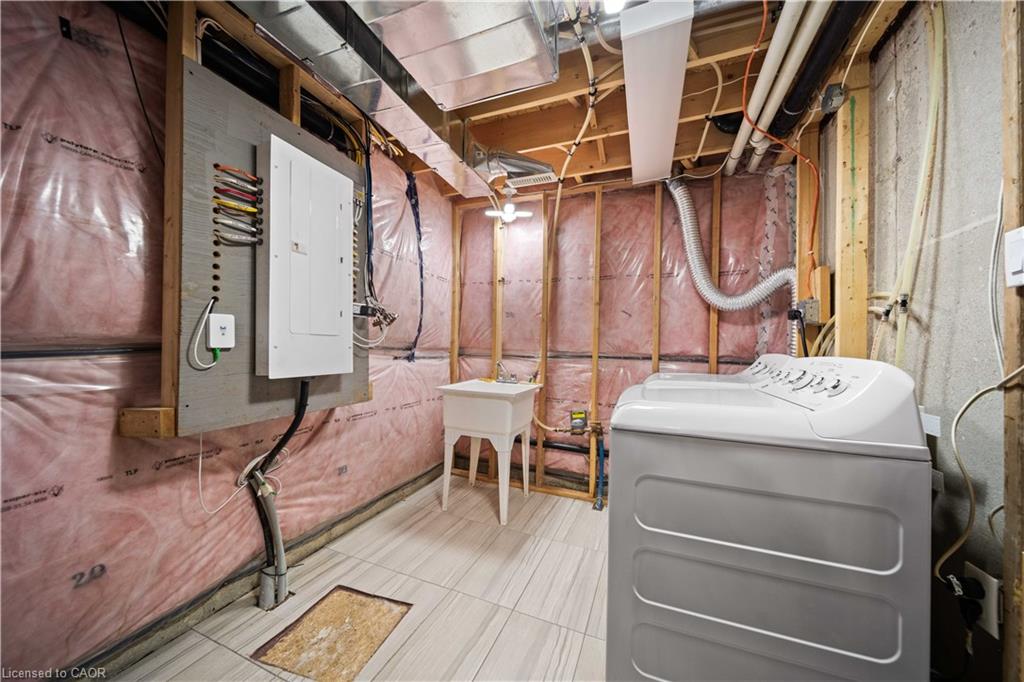 18-811 Sarnia Road Property Photo 34