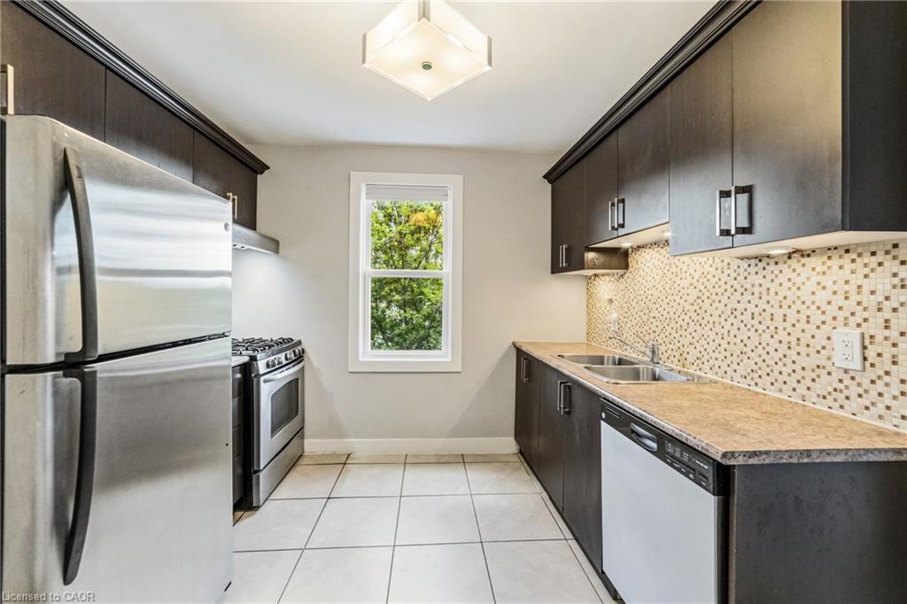 406-1544 King Street E Property Photo 6