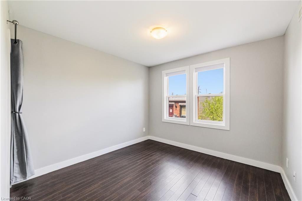 406-1544 King Street E Property Photo 9