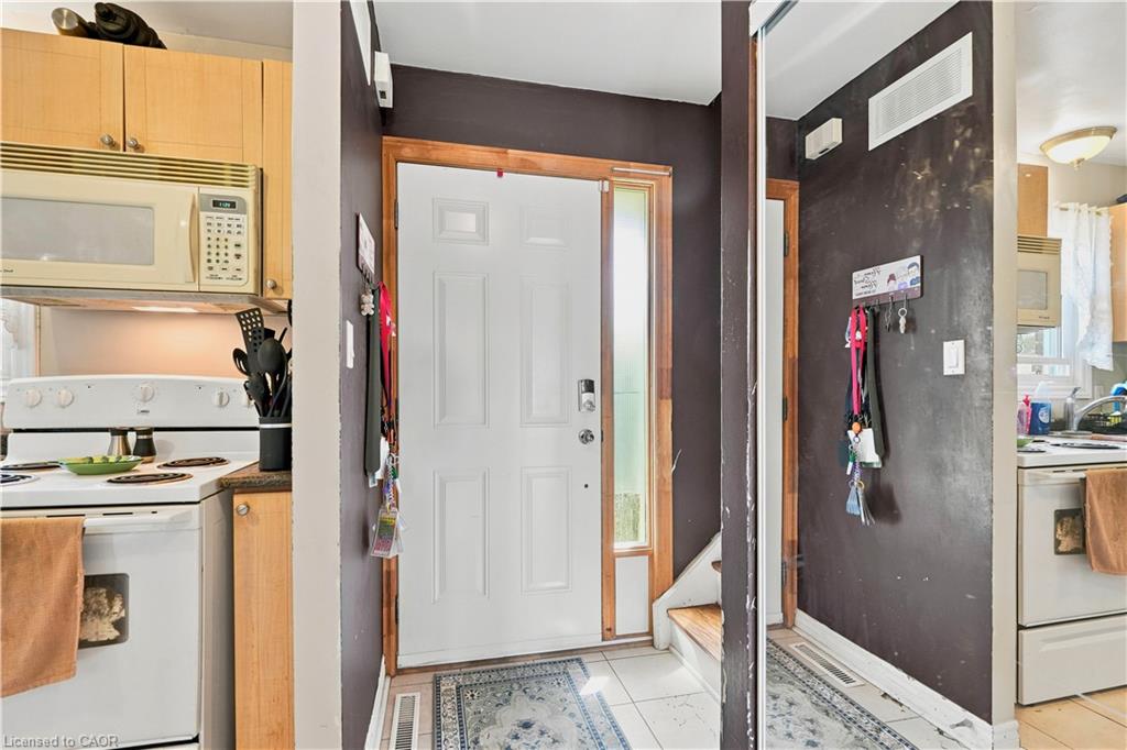 4-131 Rockwood Avenue Property Photo 6