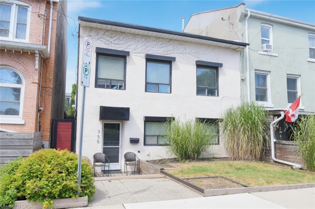 355 Macnab Street N Property Photo 1