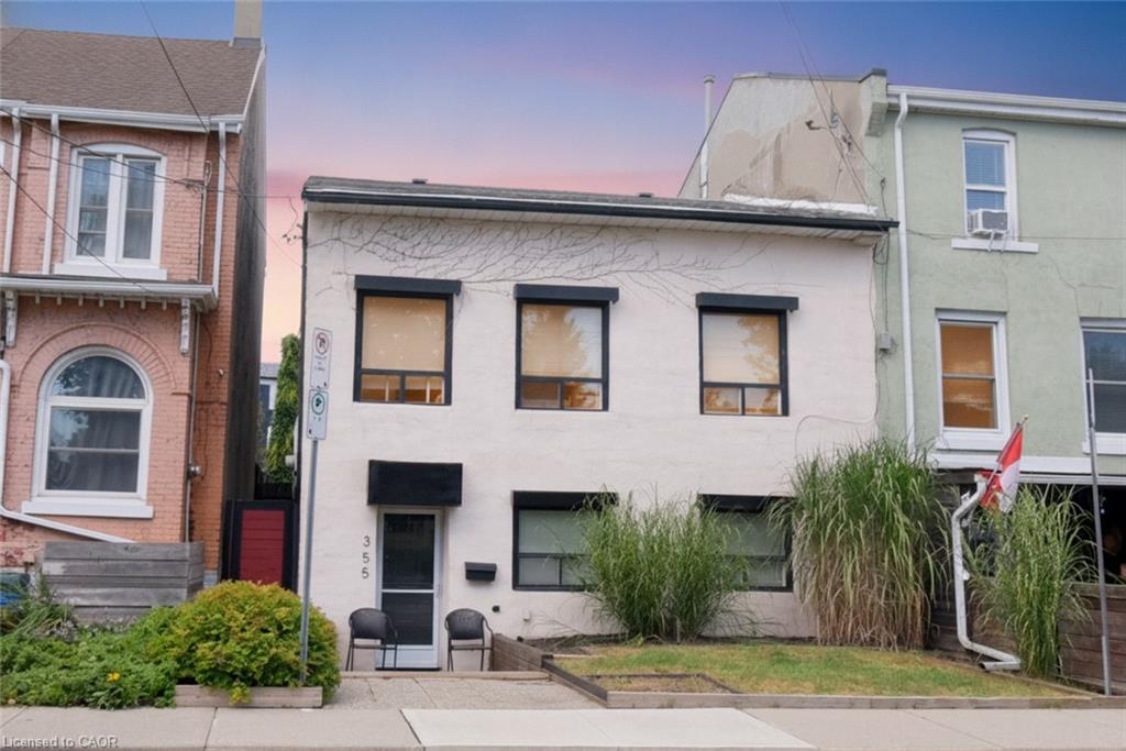 355 Macnab Street N Property Photo 4