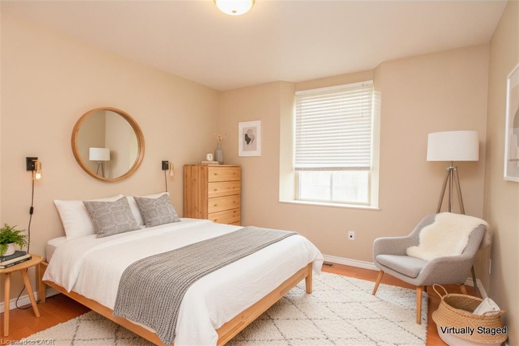 355 Macnab Street N Property Photo 20