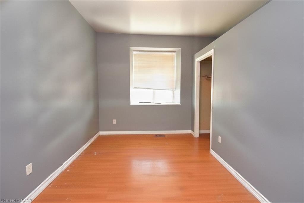 355 Macnab Street N Property Photo 21
