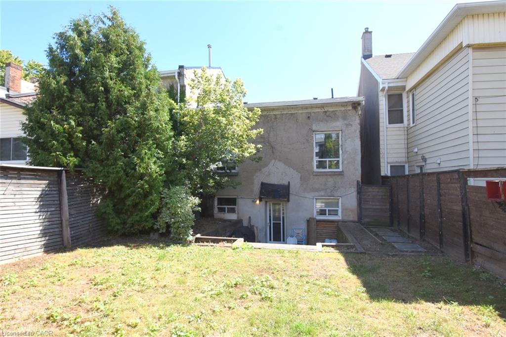 355 Macnab Street N Property Photo 27