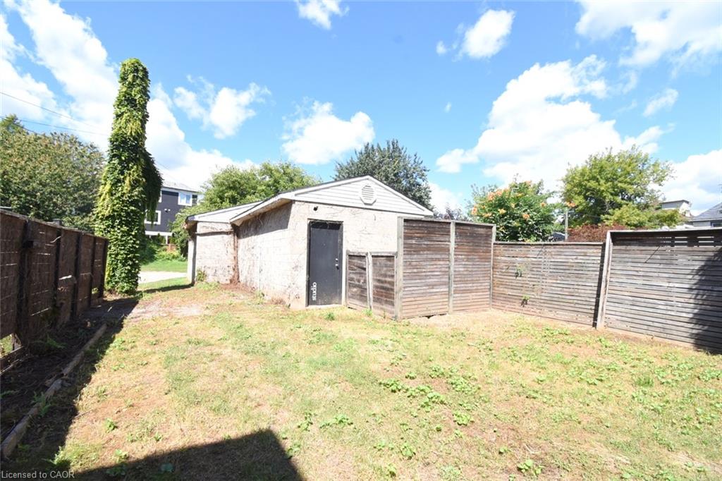 355 Macnab Street N Property Photo 30