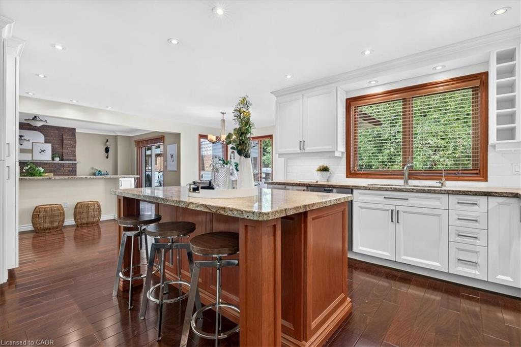 339 Kingsway Place Property Photo 13