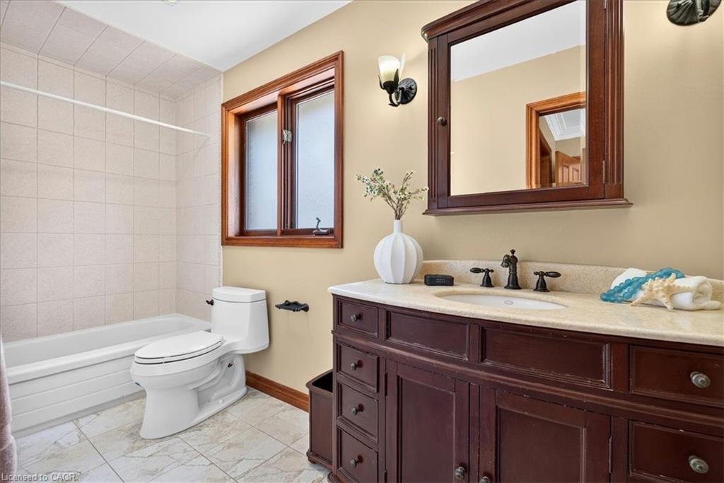 339 Kingsway Place Property Photo 22