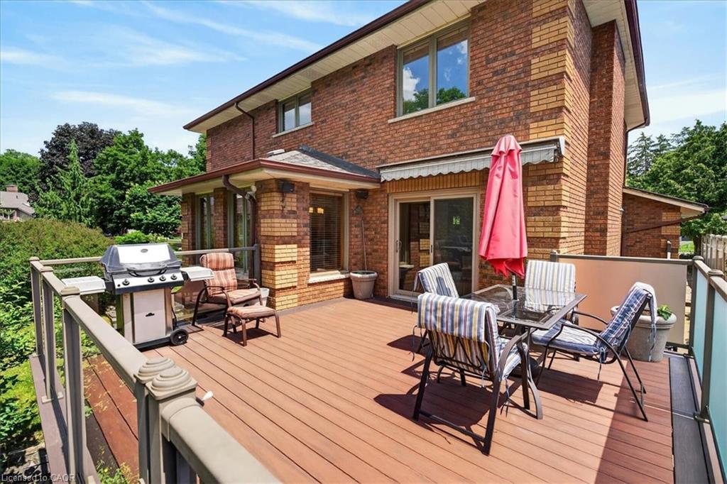 339 Kingsway Place Property Photo 40