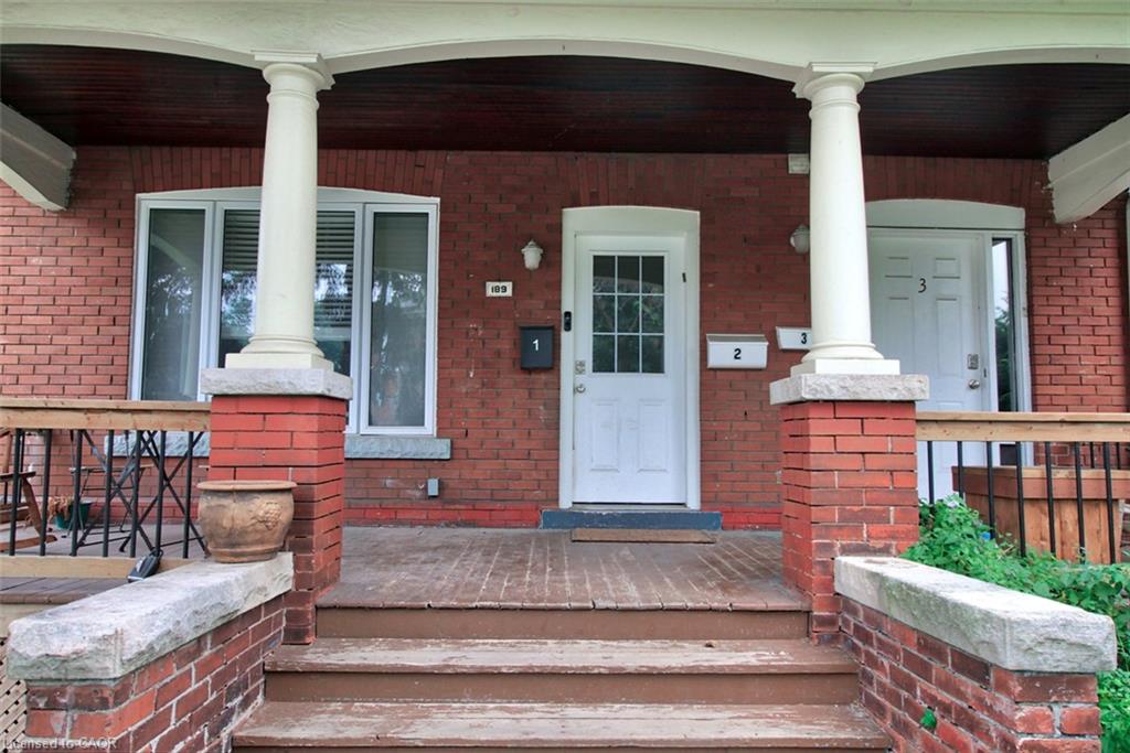189 Prospect Street S Property Photo 5