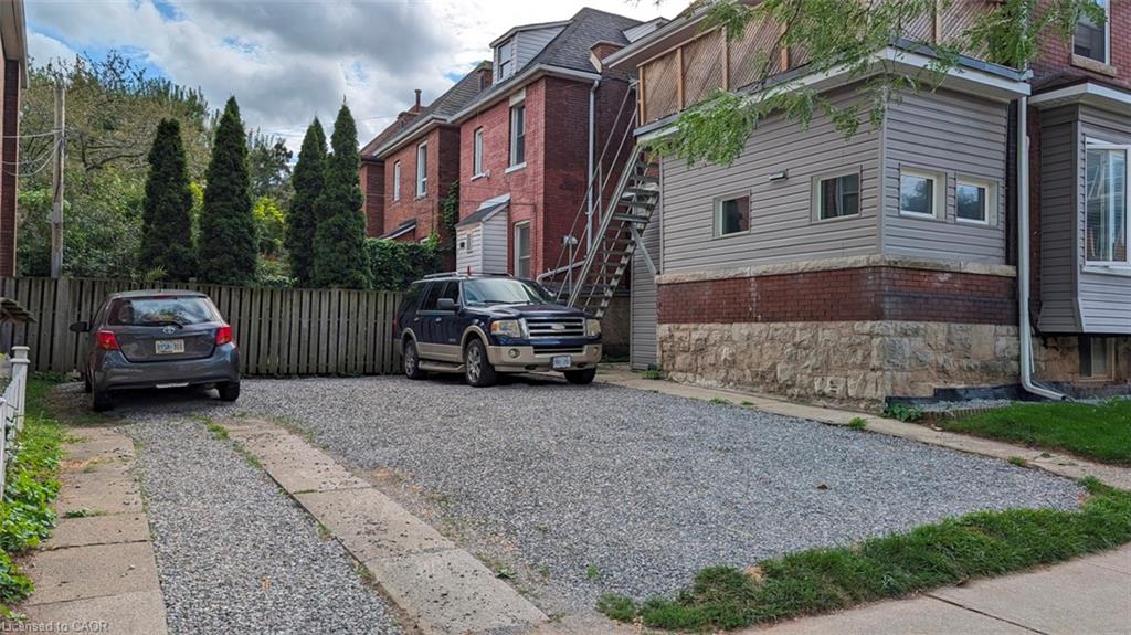 189 Prospect Street S Property Photo 17