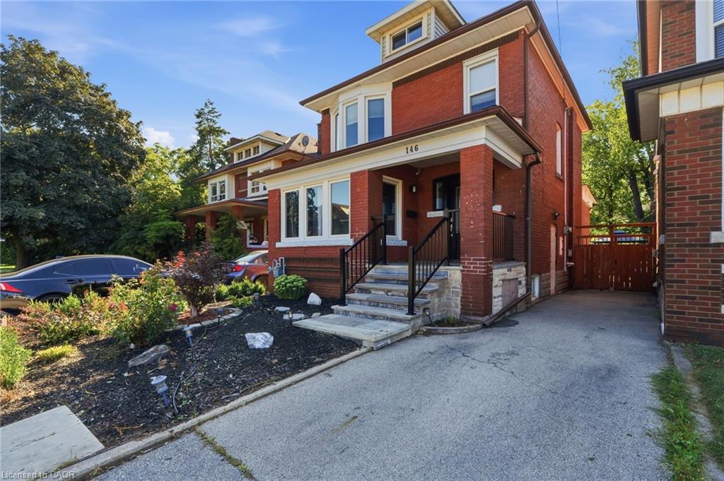 146 Ottawa Street S Property Photo 2