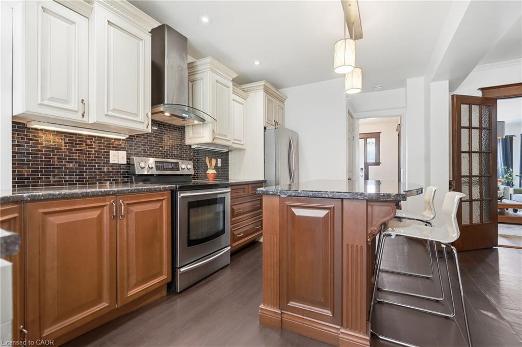 146 Ottawa Street S Property Photo 14