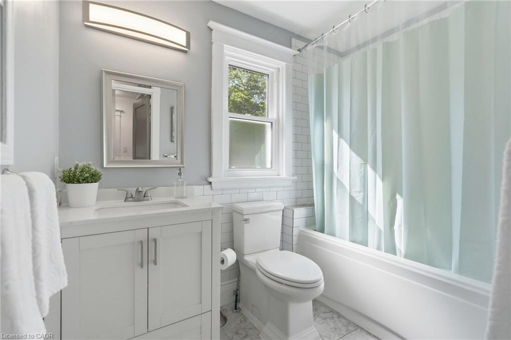 146 Ottawa Street S Property Photo 18