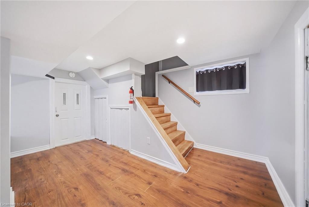 146 Ottawa Street S Property Photo 25