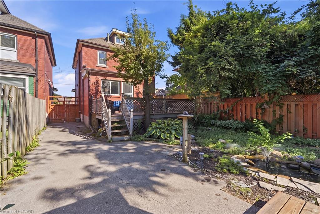 146 Ottawa Street S Property Photo 30