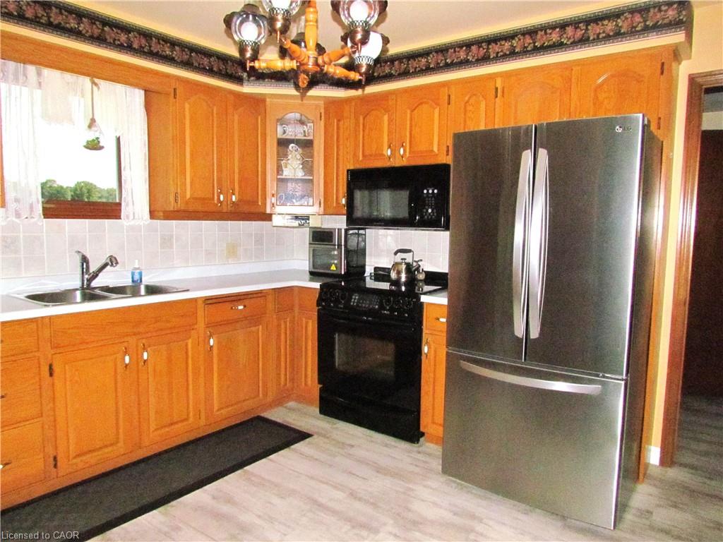 1325 Lakeshore Road Property Photo 7