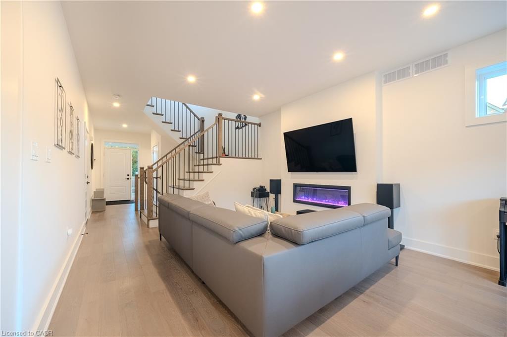 9 Princeton Common Property Photo 6