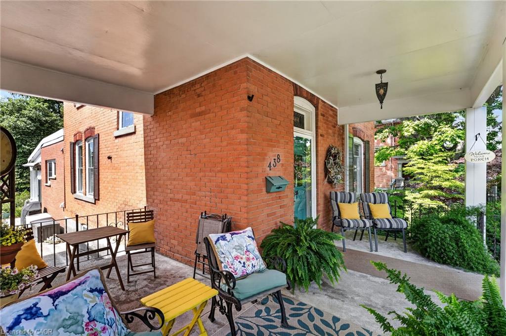 438 Broad Street W Property Photo 6