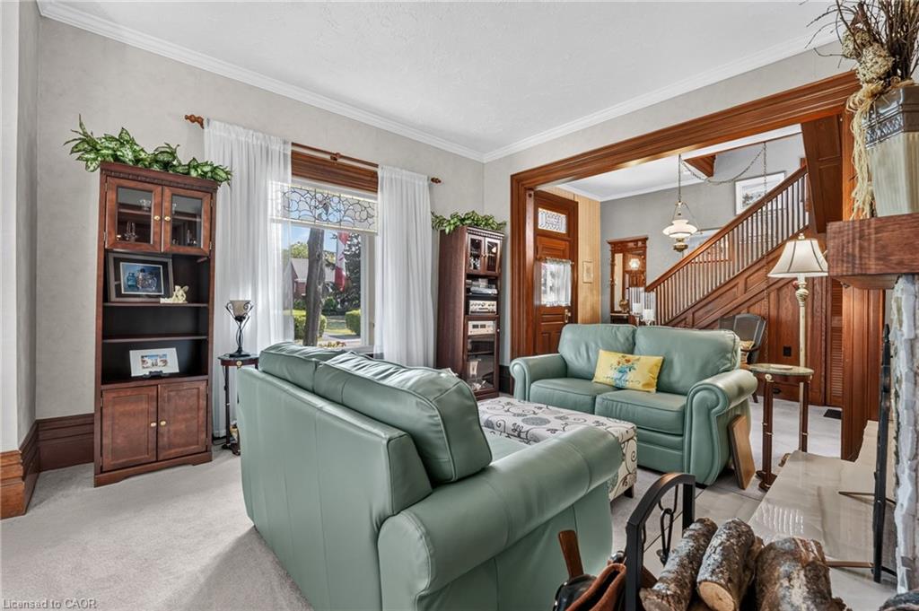 438 Broad Street W Property Photo 9