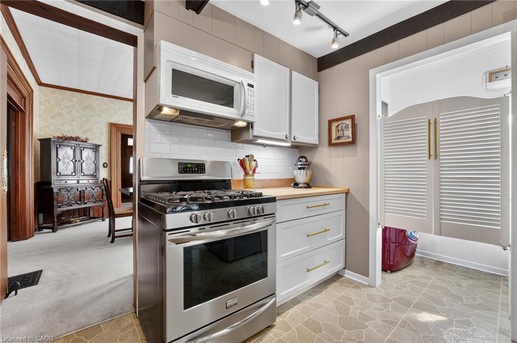 438 Broad Street W Property Photo 16