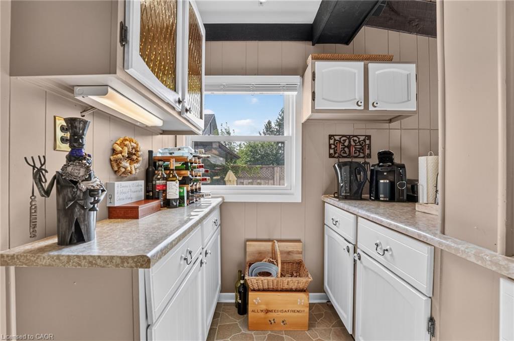 438 Broad Street W Property Photo 18