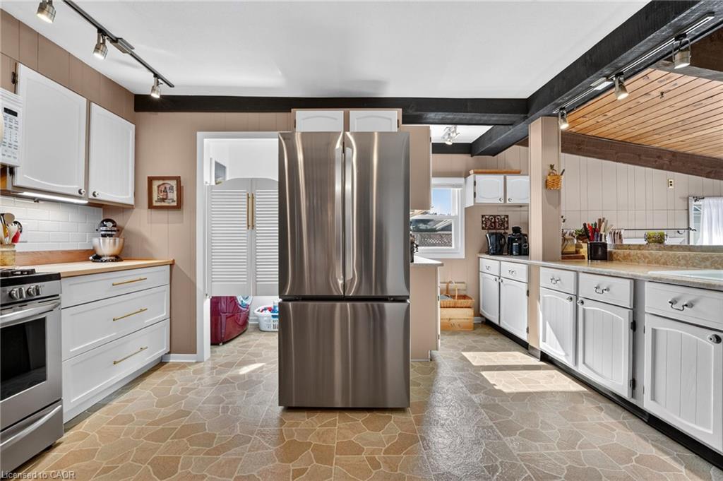 438 Broad Street W Property Photo 19