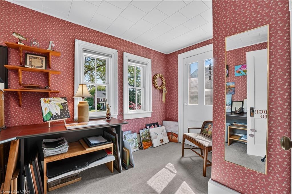 438 Broad Street W Property Photo 25