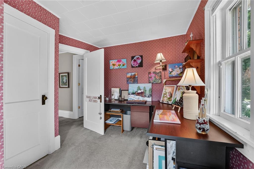 438 Broad Street W Property Photo 26
