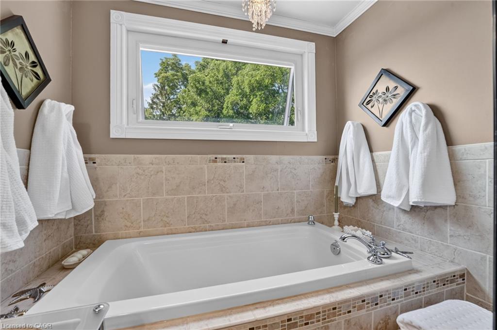 438 Broad Street W Property Photo 34