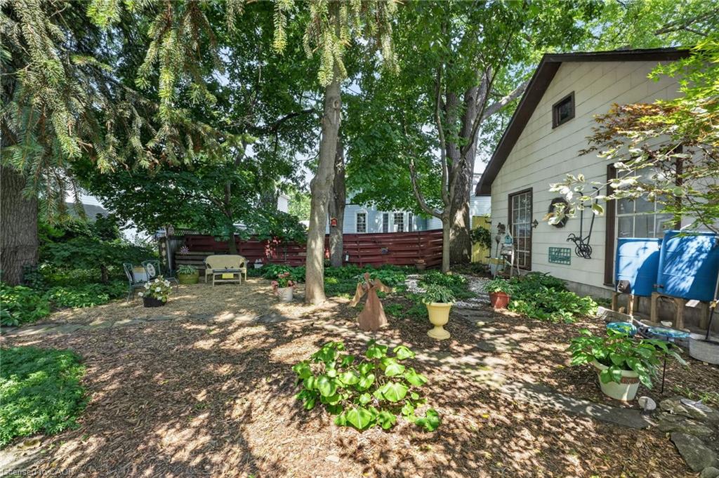 438 Broad Street W Property Photo 41