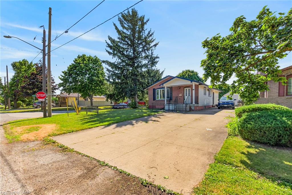 10 Tracey Road Property Photo 3